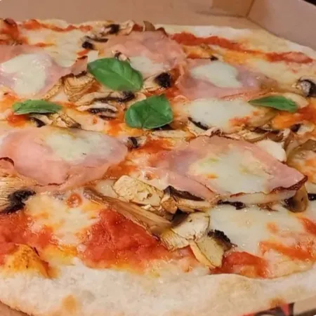 Pizza Jamón Curado, Champiñones